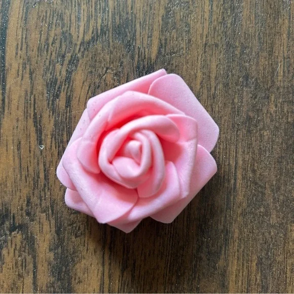 Artificial Rose Heads - Picture 1 of 3